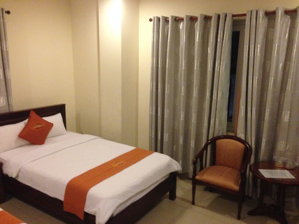 Golden Star Hotel Hue Exterior foto